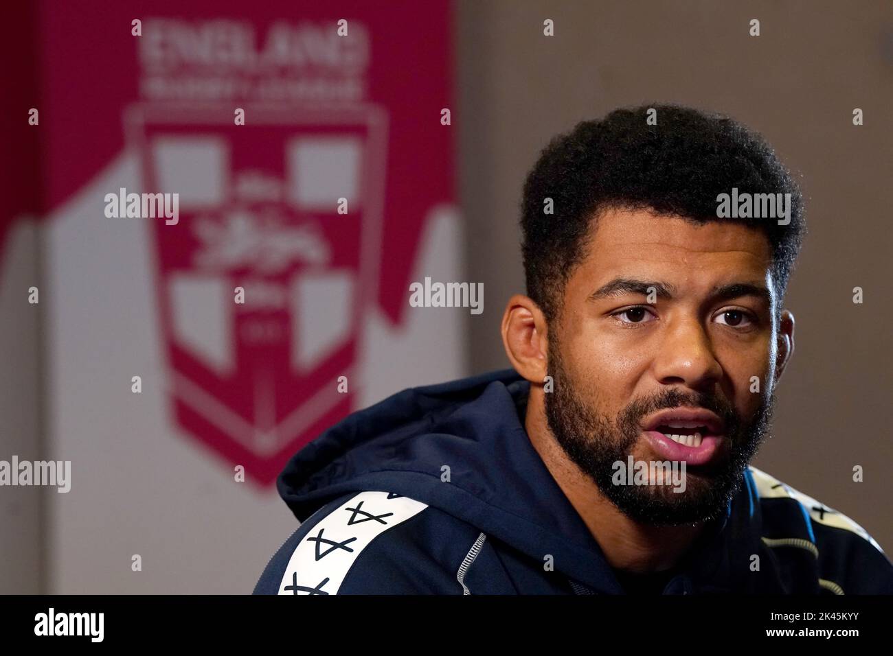 Kallum Watkins aus England während einer Pressekonferenz im Worsley Park Marriott Hotel and Country Club. Bilddatum: Freitag, 30. September 2022. Stockfoto