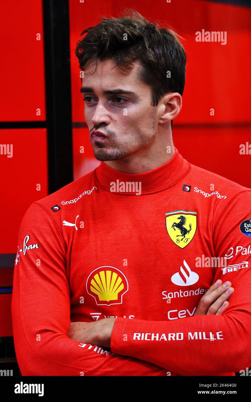 Singapur. 30. September 2022. Charles Leclerc (MON) Ferrari. 30.09.2022. Formel 1 Weltmeisterschaft, Rd 17, Großer Preis Von Singapur, Marina Bay Street Circuit, Singapur, Trainingstag. Der Bildnachweis sollte lauten: XPB/Alamy Live News. Quelle: XPB Images Ltd/Alamy Live News Stockfoto