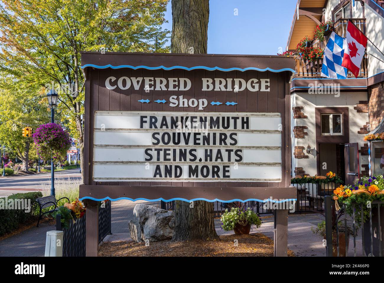 Frankenmuth Covered Bridge Shop Schild Verkauf von touristischen Souvenirs in Frankenmuth Michigan USA Stockfoto