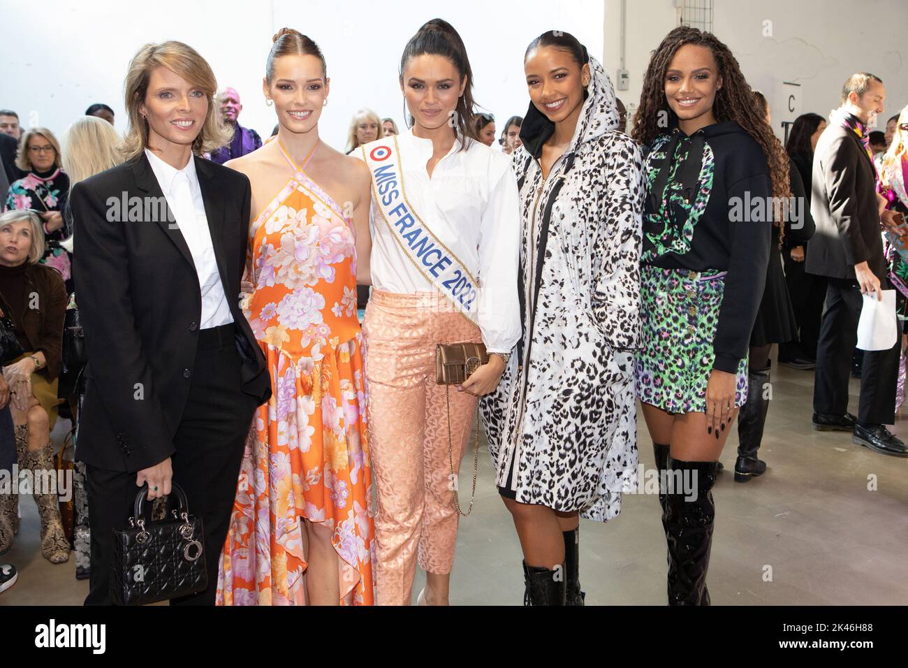 Paris, Frankreich. 30. September 2022. Frankreich Paris, 30. september 2022, Sylvie Tellier, Miss France 2002, Maeva Coucke, Miss France 2018, Diane Leyre, Miss France 2022, Flora Coquerel, Miss France 2014, Alicia Aylies, Miss France 2017, François Loock/Alamy Credit: Loock François/Alamy Live News Stockfoto