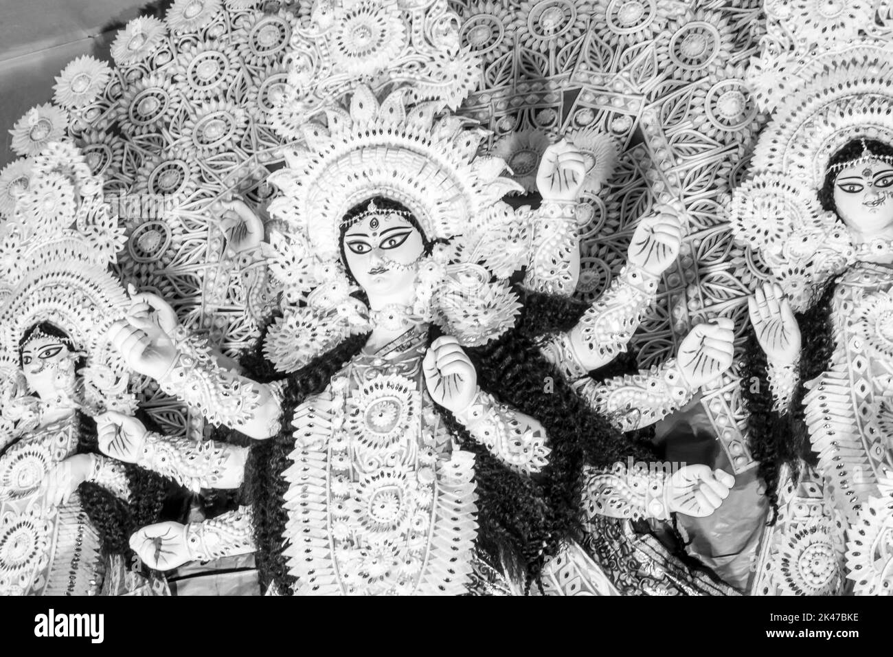 Foto zeigt die Göttin Durga wird zur Anbetung aufgestellt das Ereignis wird nun gefeiert. Stockfoto