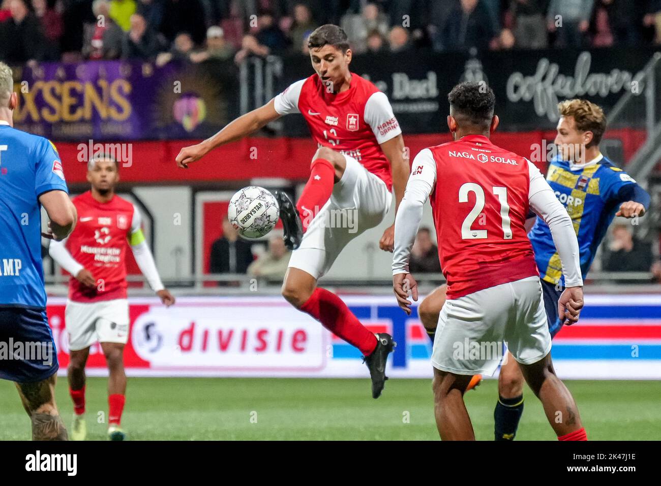 Niederlande. 30. September 2022. MAASTRICHT, NIEDERLANDE - 30. SEPTEMBER: Koen Kostons von MVV während des niederländischen Keukenkampioendivisie-Spiels zwischen MVV und Willem II am 30. September 2022 im Stadion de Geusselt in Maastricht, Niederlande (Foto von Geert van Erven/Orange Picics) Credit: Orange Pics BV/Alamy Live News Stockfoto