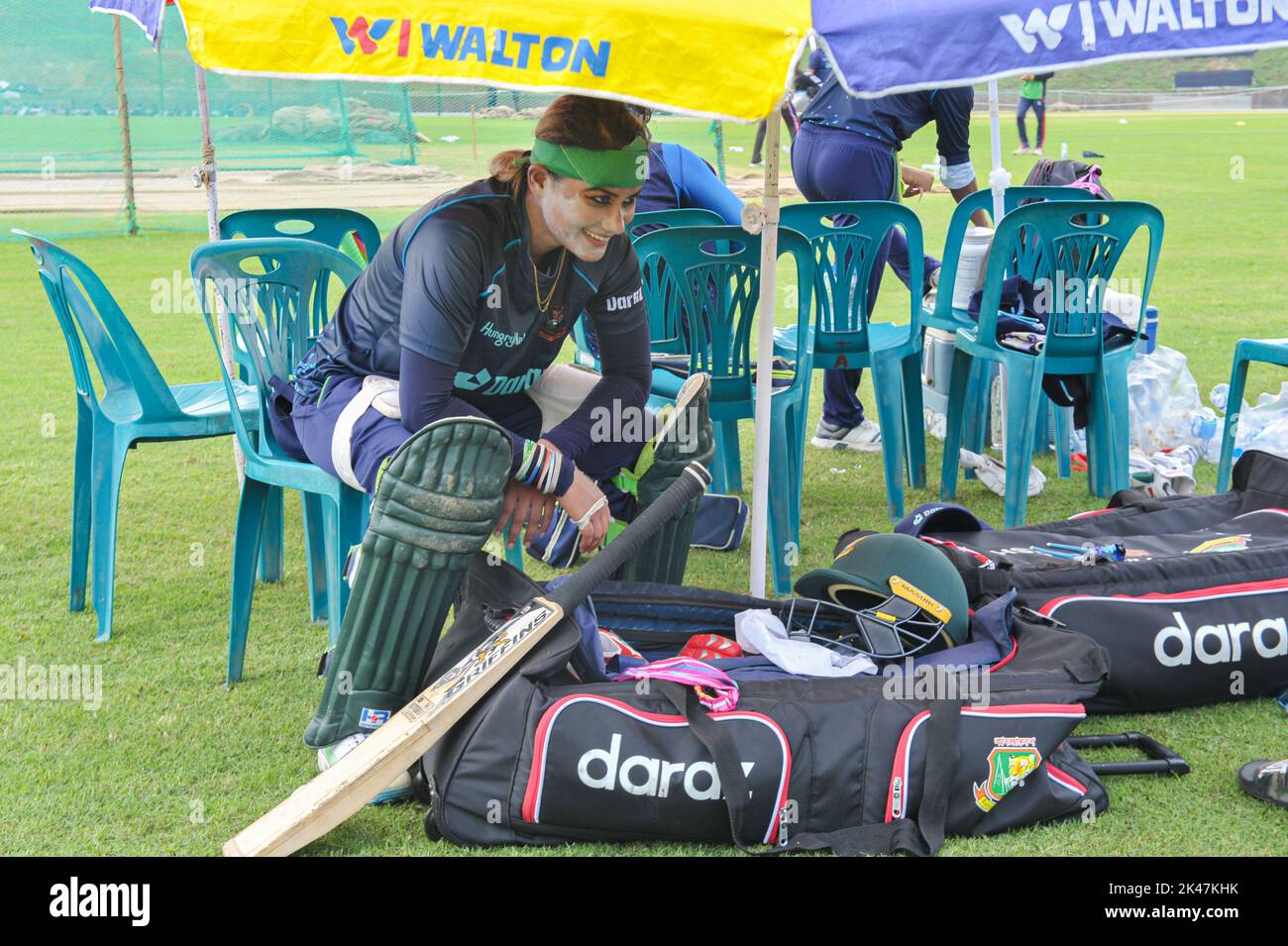 Sylhet, Bangladesch. 29. September 2022. Bangladesh Women Cricket Batting Allrounder Rechtshand Jahanara Alam während der Trainingseinheit auf Sylhet International Cricket Stadium Ground - 2. Bangladesch wird am Tag der Innaguation des Turniers Thailand gegenüberstehen. Am 29. September 2022 in Sylhet, Bangladesch. (Bild: © MD Rafayat Haque Khan Eyepix G/eyepix über ZUMA Press Wire) Stockfoto