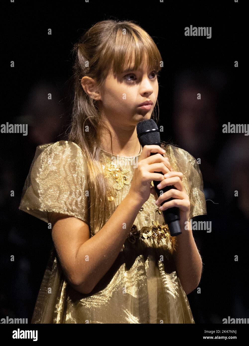 Virginia Bocelli tritt mit ihrem Vater, dem italienischen Tenor Andrea Bocelli, in der O2 Arena, Greenwich Peninsula im Süden Londons auf. Bilddatum: Freitag, 30. September 2022. Stockfoto