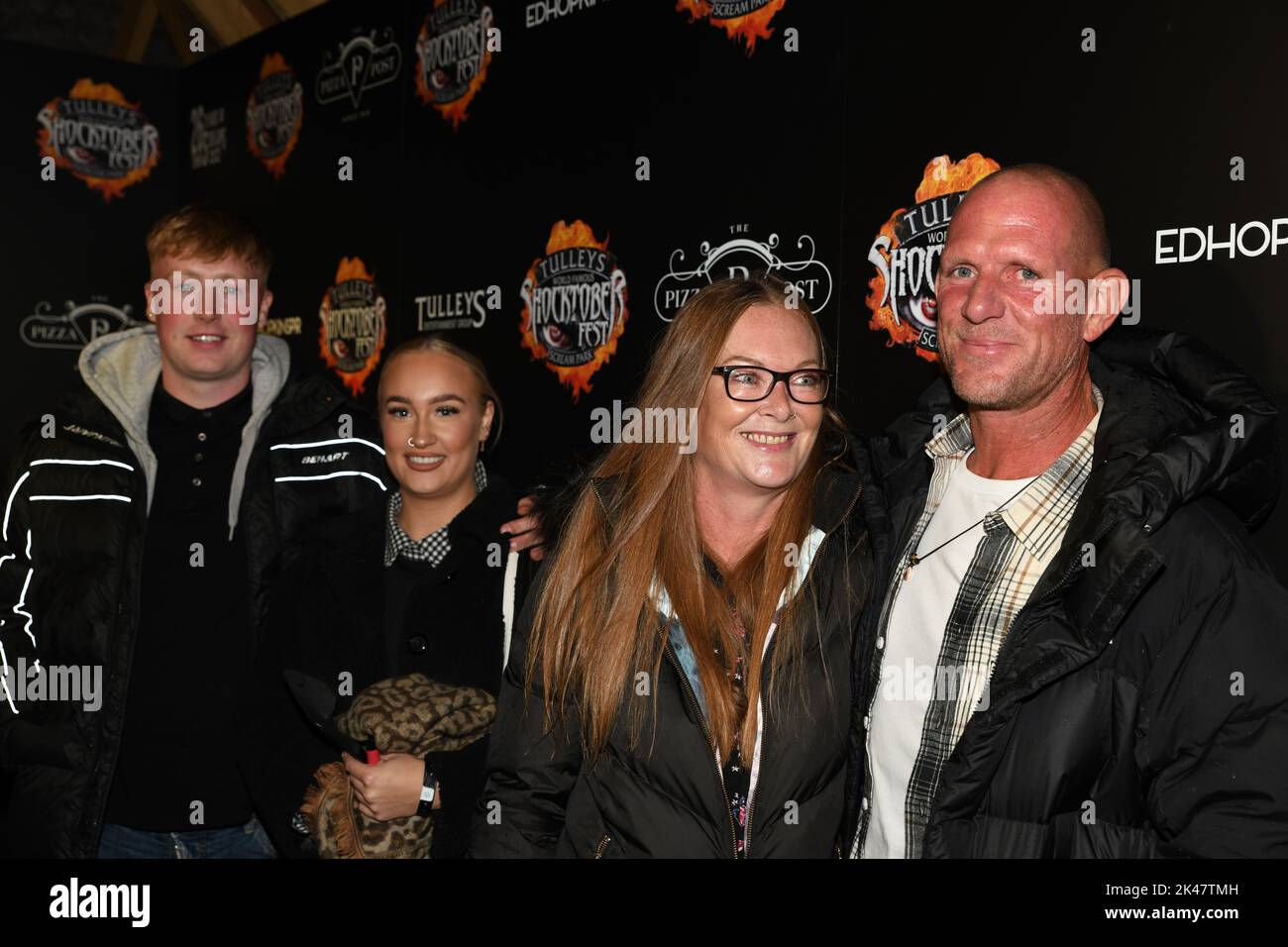 Crawley, Großbritannien. Freitag, 30. September 2022. Prominente trotzen den Schrecken beim Tulleys Shocktober Fest VIP Launch Night. Kredit: Thomas Faull/Alamy Live Nachrichten Stockfoto