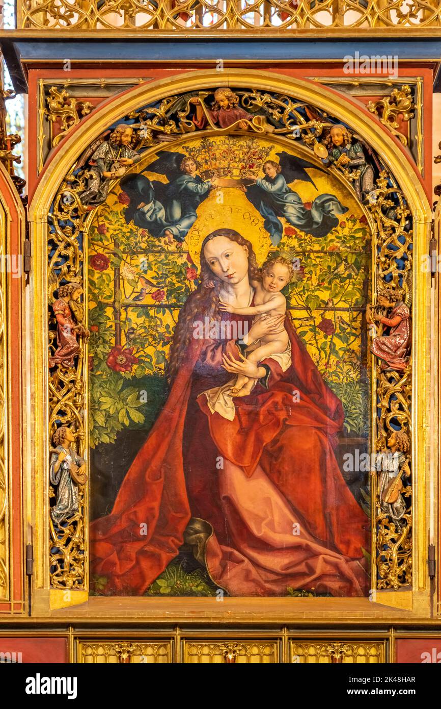 Madonna im Rosenhag von Martin Schongauer im Innenraum der Dominikanerkirche in Colmar, Elsass, Frankreich | Martin Schongauers Meisterwerk La Vierg Stockfoto