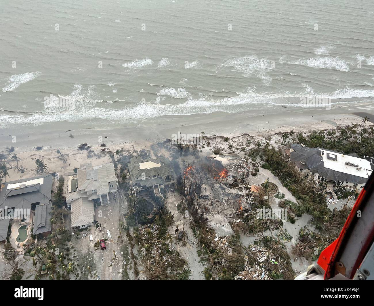 Sanibel Island, Usa. 29. September 2022. Luftaufnahmen von Wohngegenden, die durch den massiven Kategorie-4-Unwutanflug Ian, der die Westküste Floridas erboste, am 29. September 2022 in Sanibel, Florida, beschädigt wurden. Quelle: Joey Feldman/US Coast Guard/Alamy Live News Stockfoto