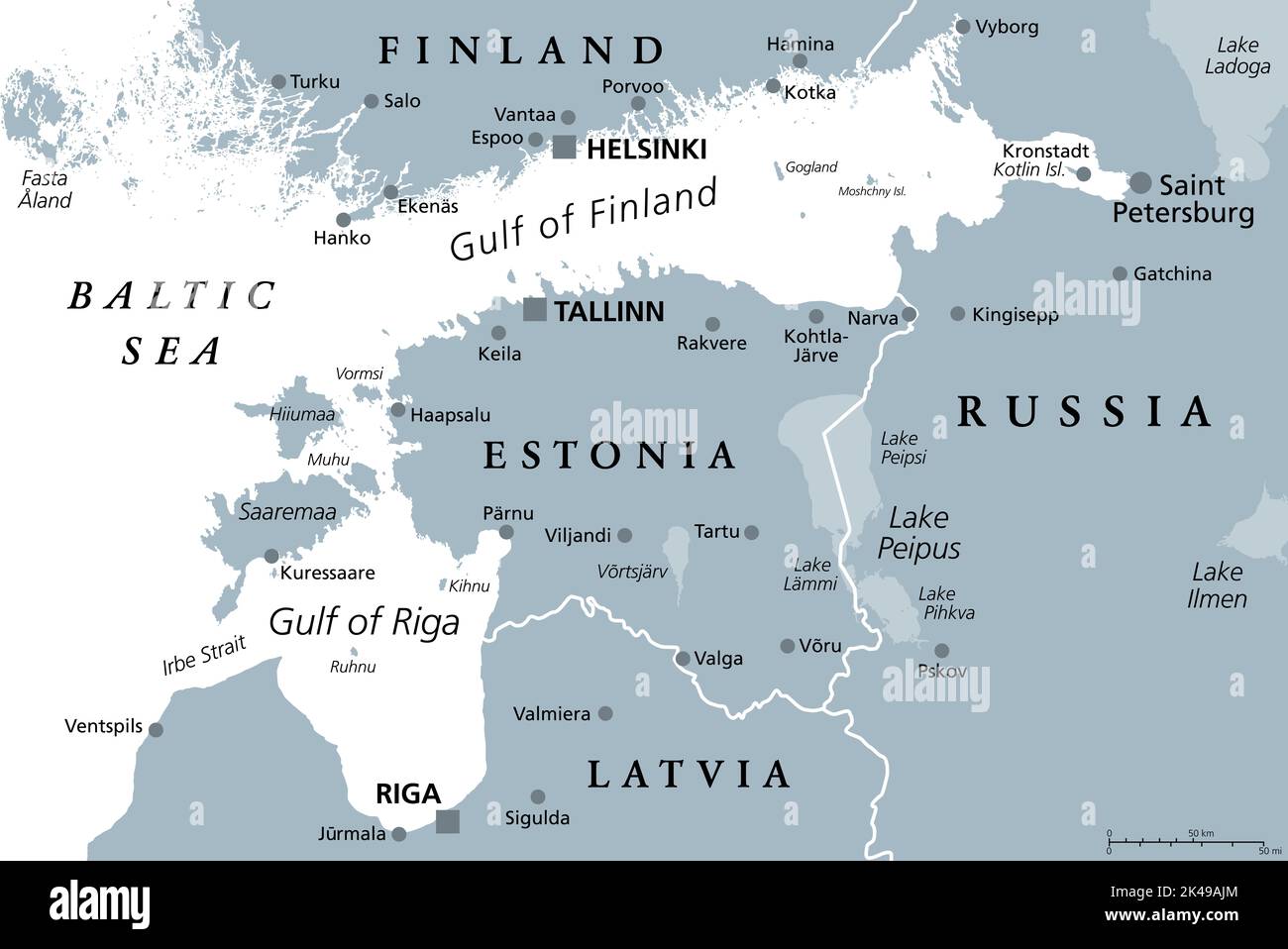 Golf von Finnland und Golf von Riga, graue politische Landkarte. Die nordischen Länder Finnland, Estland und Lettland und seaway von der Ostsee nach St. Petersburg. Stockfoto
