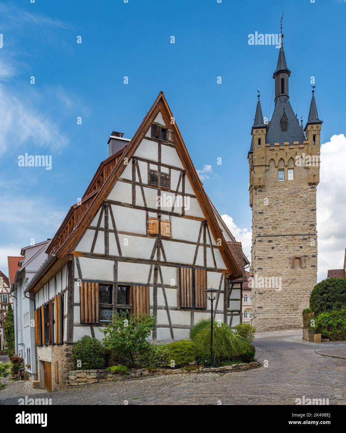 Huser Mit Turm