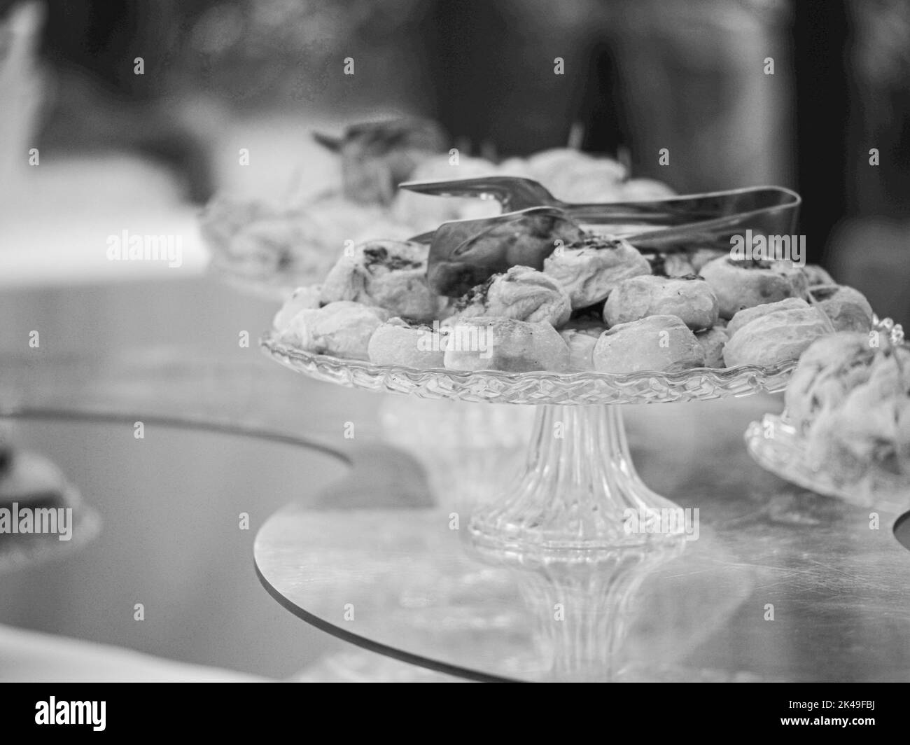 Leckere Snacks und Sandwiches für eine Party-Hochzeitsfeier Stockfoto