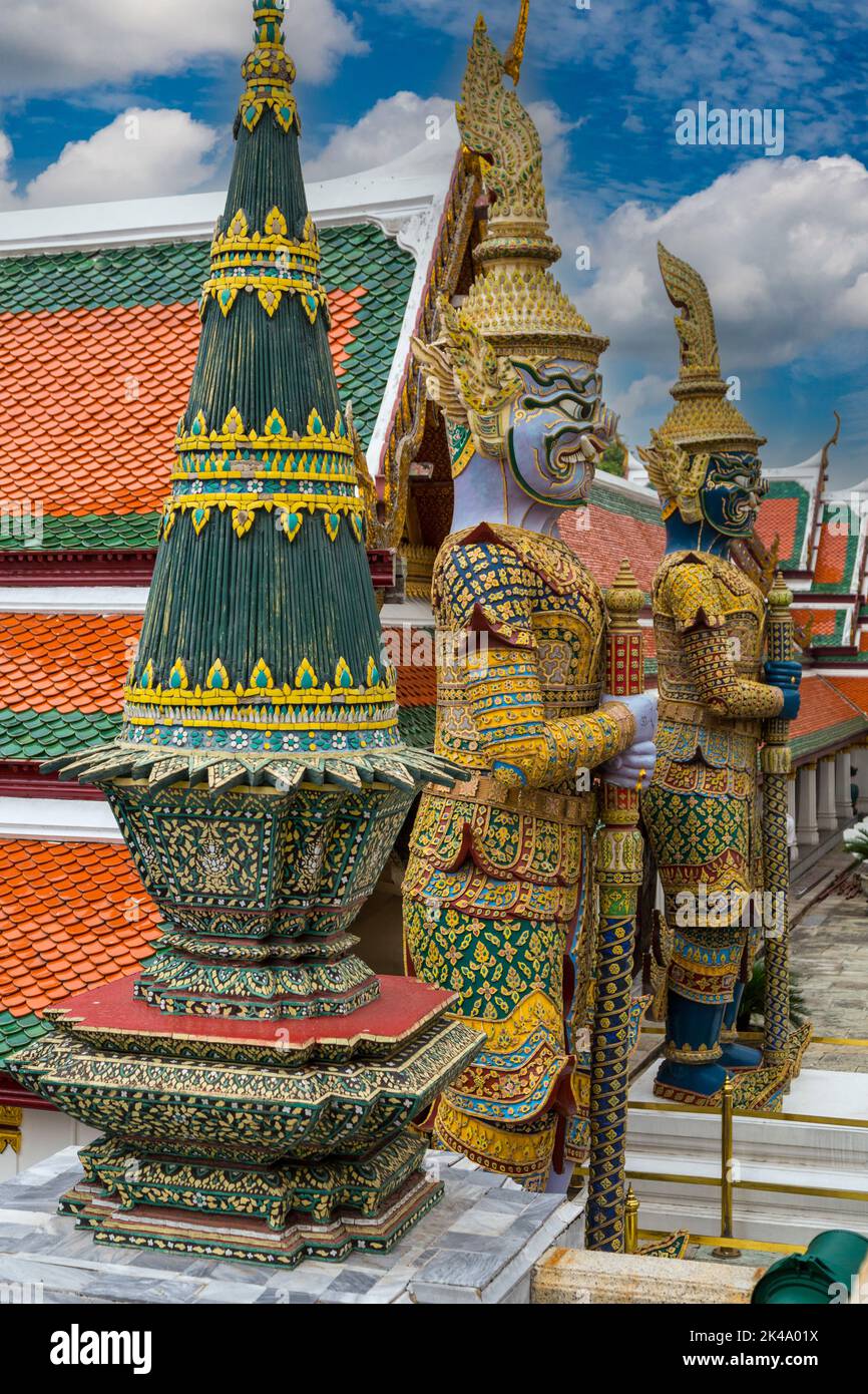 Bangkok, Thailand. Daemon Wächter (YAKSHAS) im Royal Grand Palace. Stockfoto