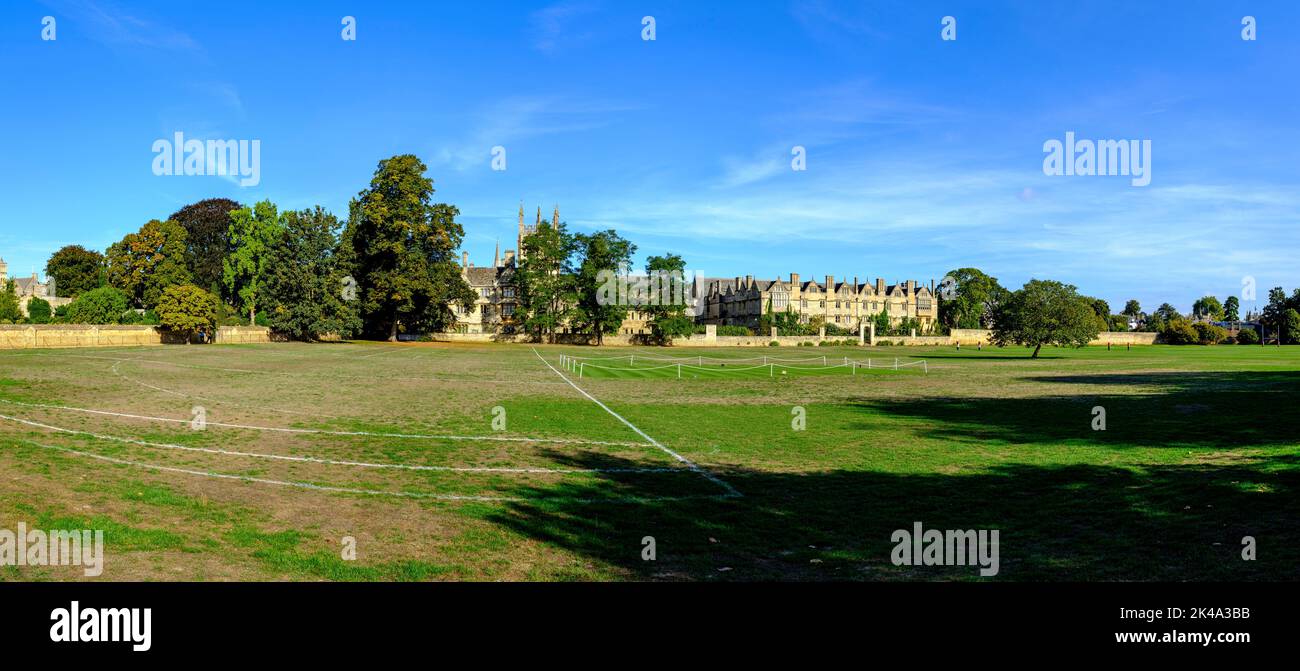 Ein Panoramablick auf die Oxford Colleges von der Christ Church Wiese in Oxford, Großbritannien Stockfoto