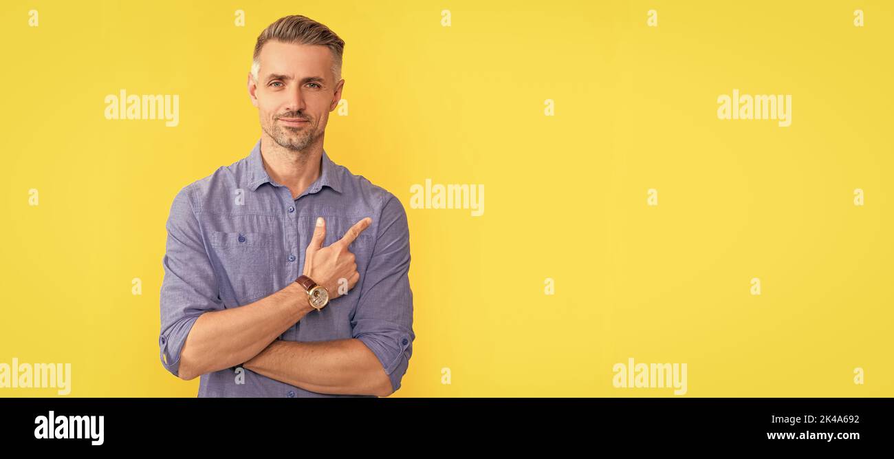 Mann Gesicht Porträt, Banner mit Kopierraum. Zeitmanagement. Herren Kleiderschrank. Modernes Leben Erfolg. Männliche Mode-Accessoire. Stockfoto