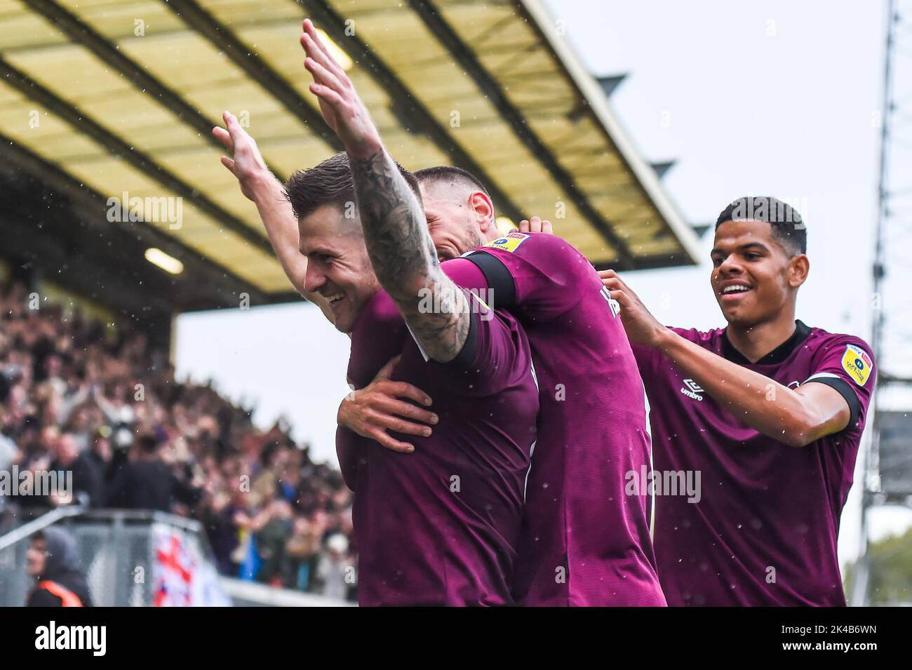 Cambridge, Großbritannien. 1.. Oktober 2022James Collins (9 Derby) feiert sein zweites Tor während des Spiels der Sky Bet League 1 zwischen Cambridge United und Derby County im R Costings Abbey Stadium, Cambridge am Samstag, den 1.. Oktober 2022. (Kredit: Kevin Hodgson | MI News) Kredit: MI Nachrichten & Sport /Alamy Live News Stockfoto