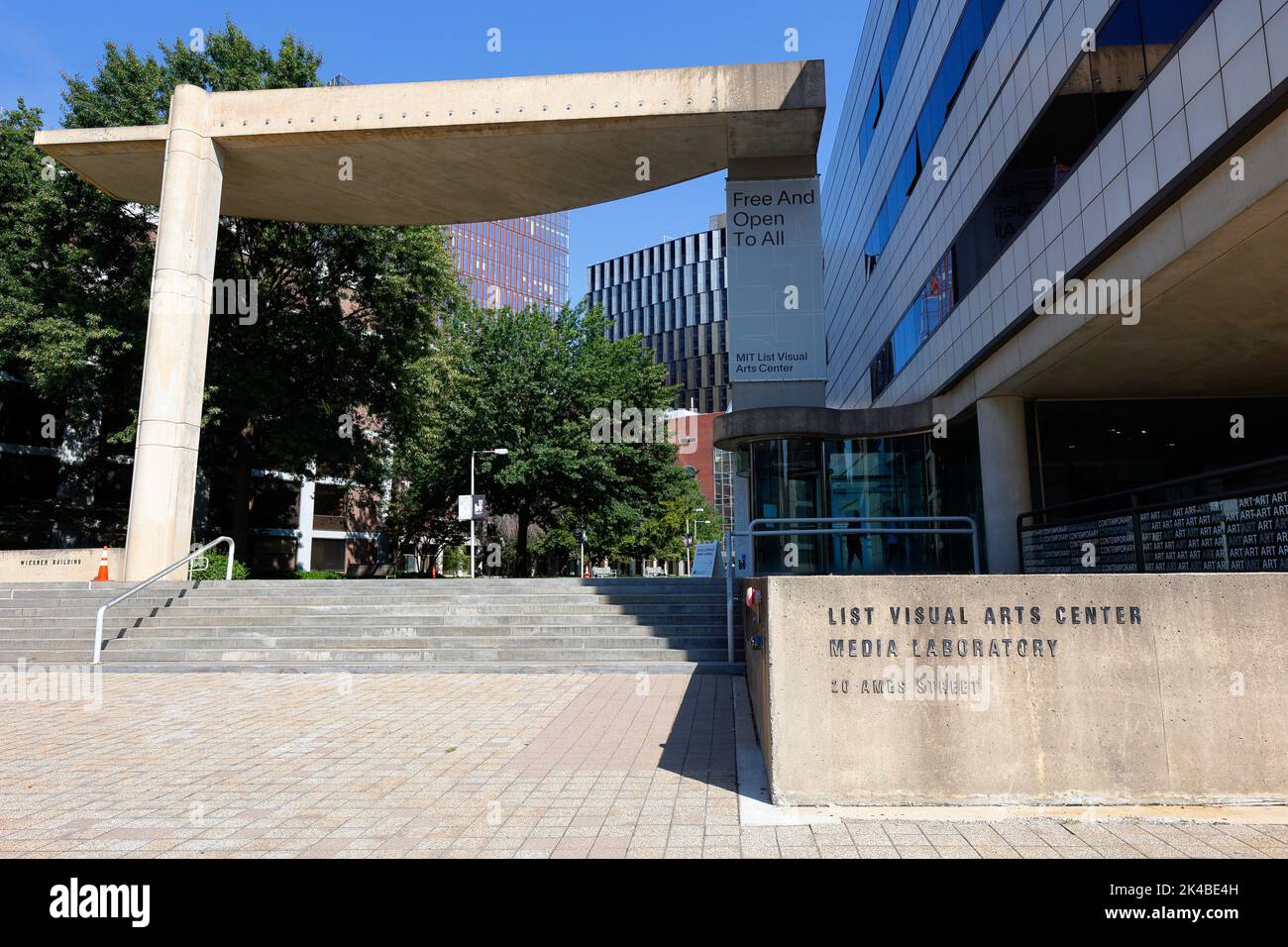 MIT List Visual Arts Center, 20 Ames St, Cambridge, Massachusetts. Außenansicht eines Museums für zeitgenössische Kunst. Stockfoto