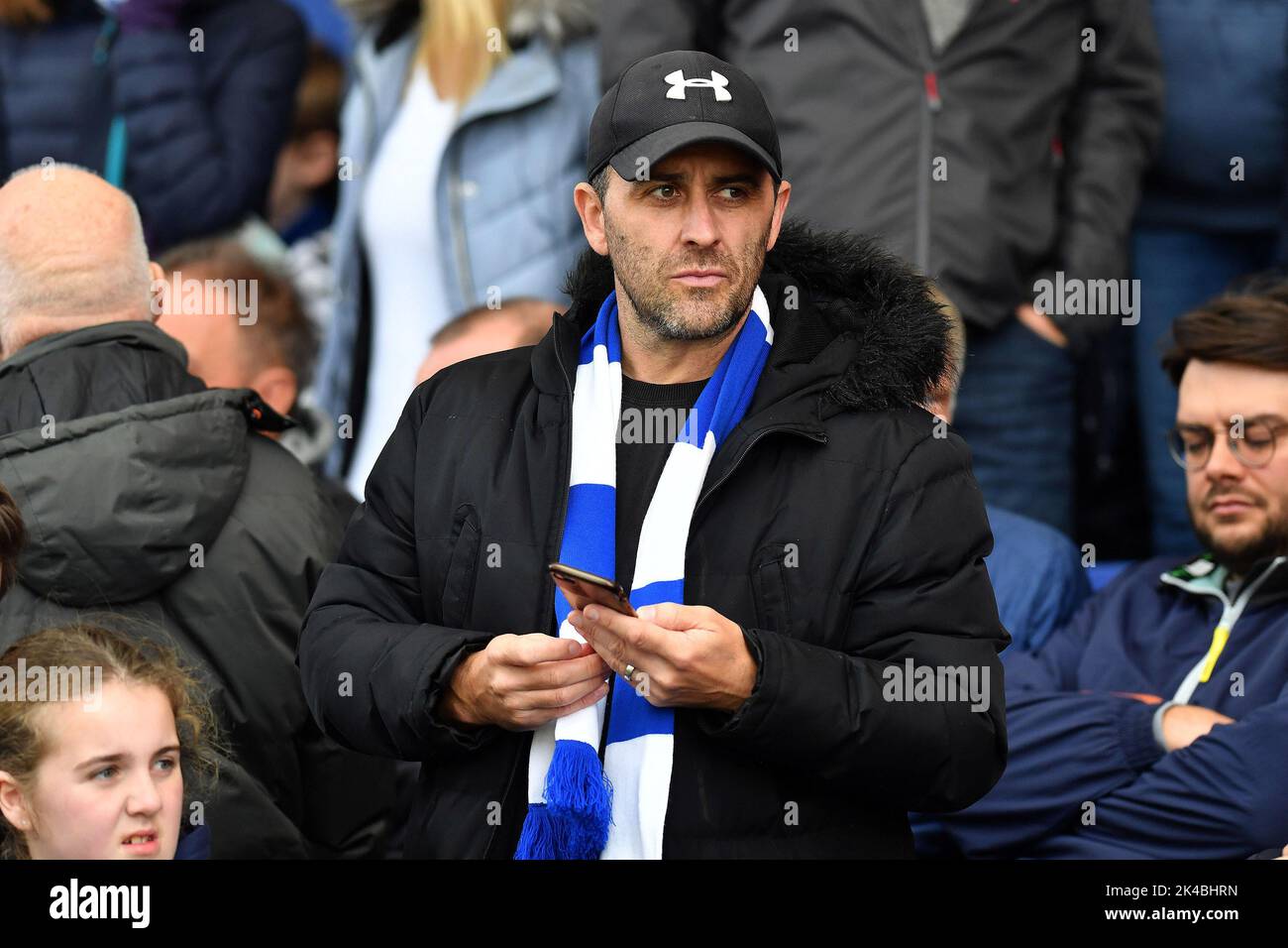 Oldham, Großbritannien. 1.. Oktober 2022during das Spiel der Vanarama National League zwischen Oldham Athletic und Wrexham im Boundary Park, Oldham am Samstag, den 1.. Oktober 2022Oldham Athletic Fans während des Spiels der Vanarama National League zwischen Oldham Athletic und Wrexham im Boundary Park, Oldham am Samstag, den 1.. Oktober 2022. Kredit: MI Nachrichten & Sport /Alamy Live Nachrichten Stockfoto