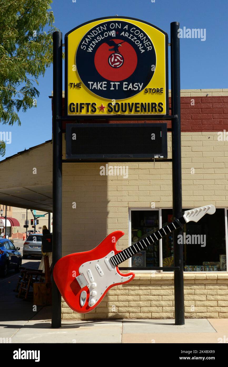 Der Take IT Easy Store auf der US 66 in Winslow, Arizona Stockfoto