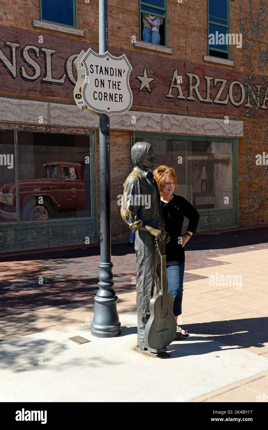 Statue von Glenn Frey Standin' on the Corner in Winslow, Arizona Stockfoto