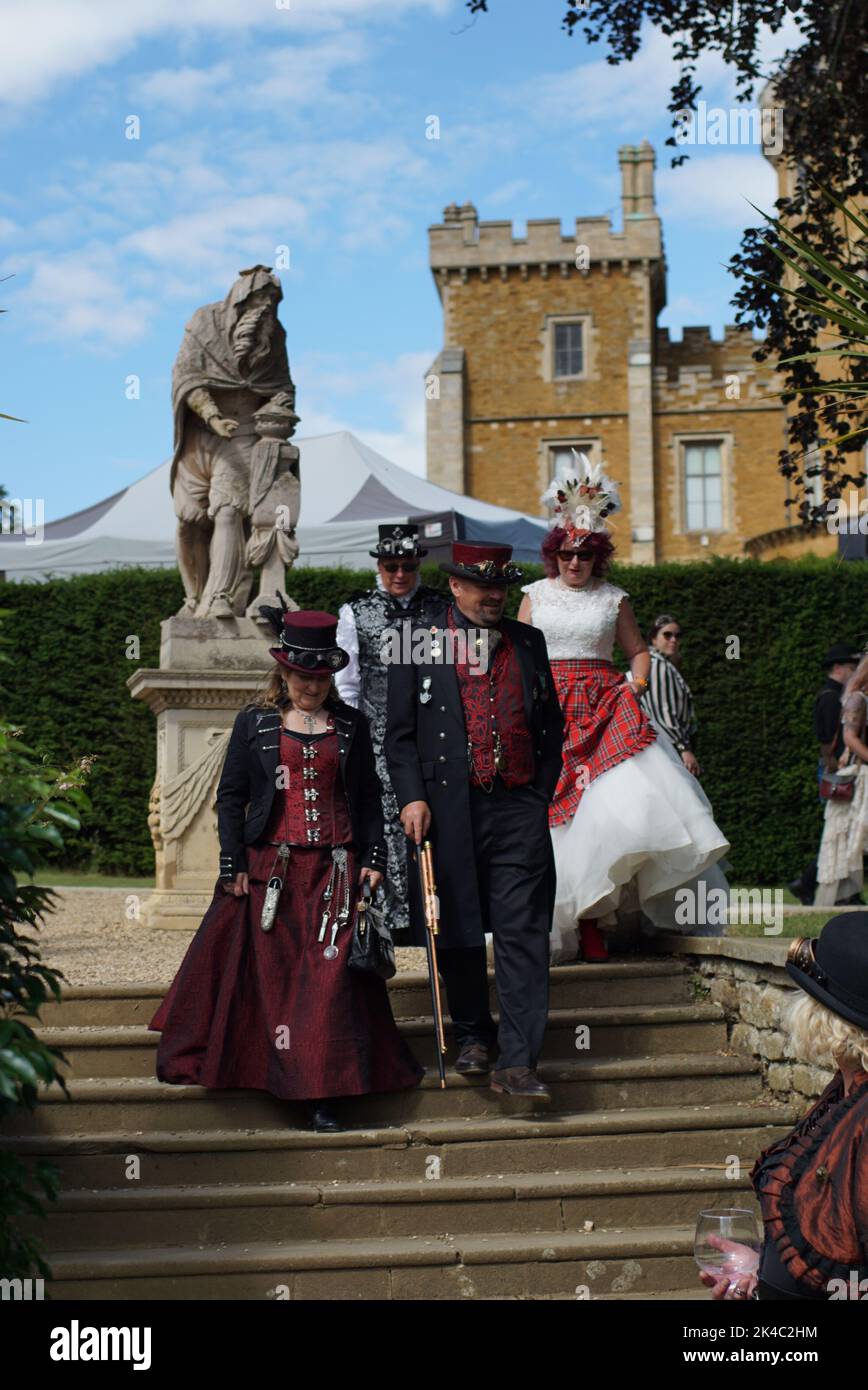 Die Menschen in exquisiten Fantasy-Kostümen in Lincoln, Großbritannien Stockfoto