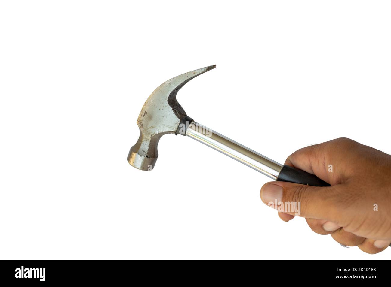 Hammer in der Hand auf isoliertem weißem Hintergrund halten Stockfoto