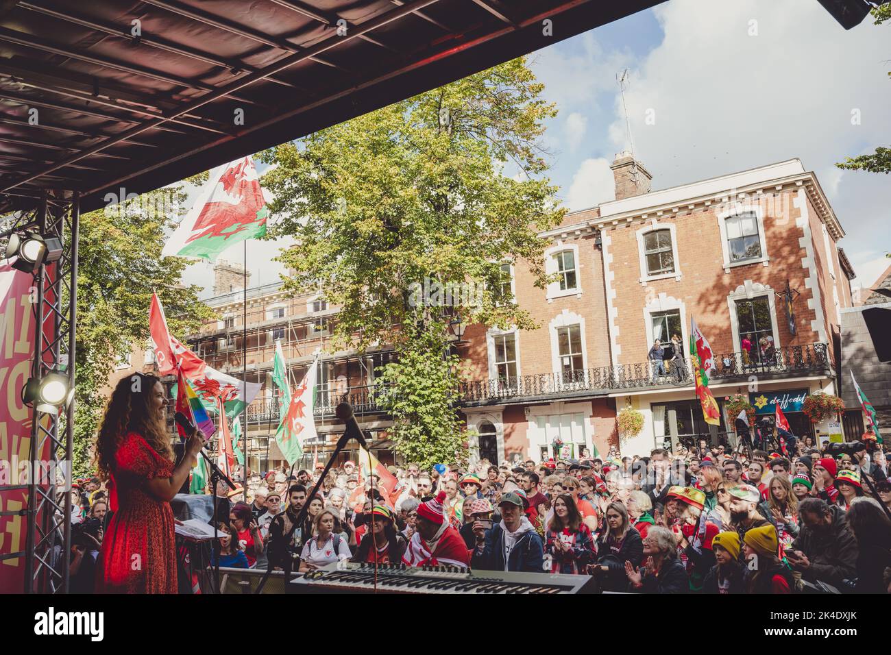 Tausende von Menschen nahmen an einem marsch und einer Kundgebung in Cardiff Teil, bei der sie die walisische Unabhängigkeit forderten. Stockfoto