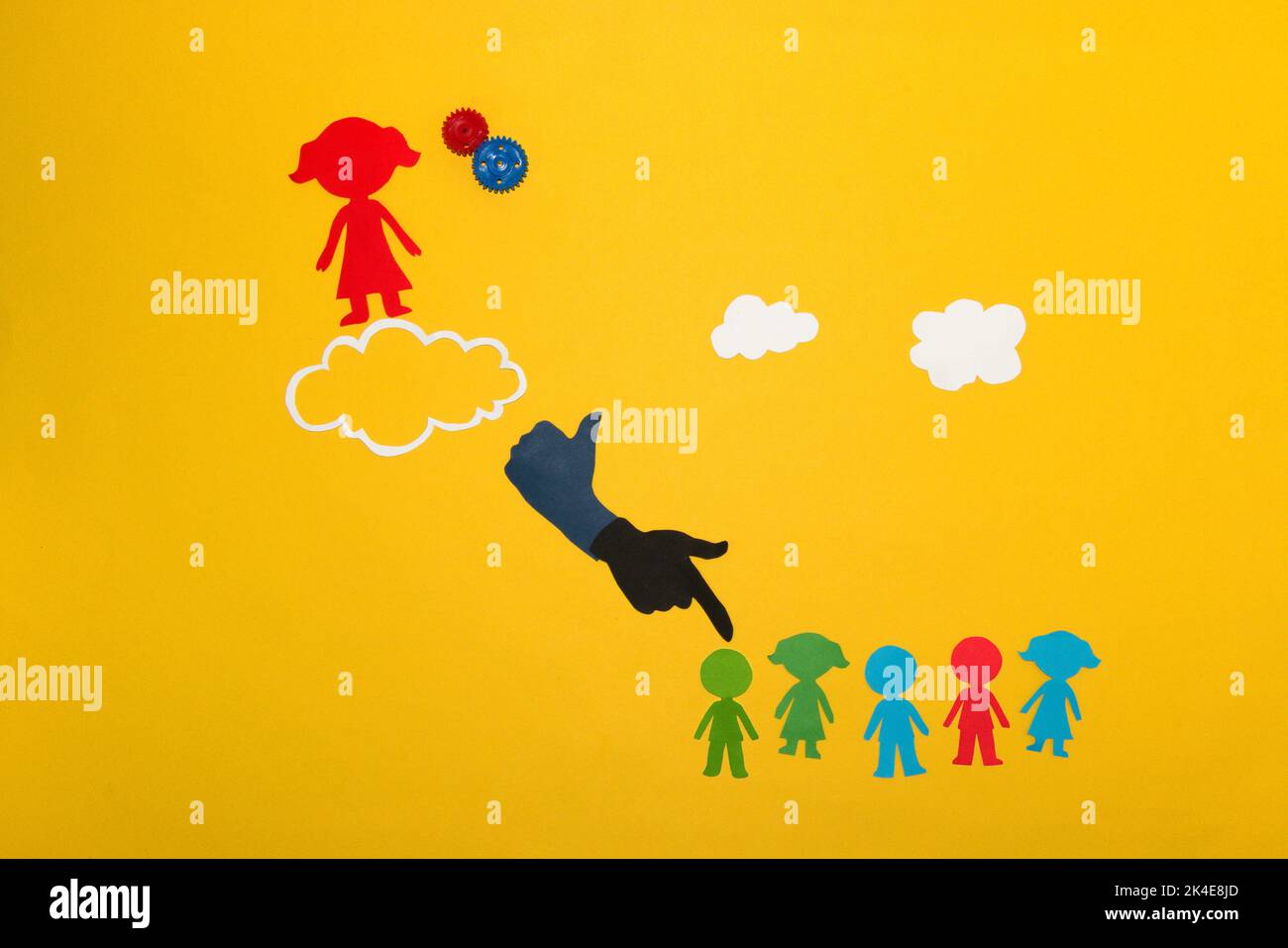 Der Anführer denkt und liebt, was er tut, die anderen folgen Anweisungen, ein Anführer mit einer Vision, die ihn in den Himmel hebt Stockfoto