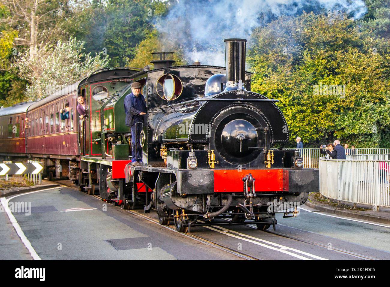 L&Y Pug 1097/1910 „No. 19′ Vintage Steam Train, eine kleine 0-4-0. Dampflokomotive, die von der Lancashire and Yorkshire Railway für Rangieraufgaben auf der Herbstdampfgala im Oktober 2022 gebaut wurde, Stockfoto