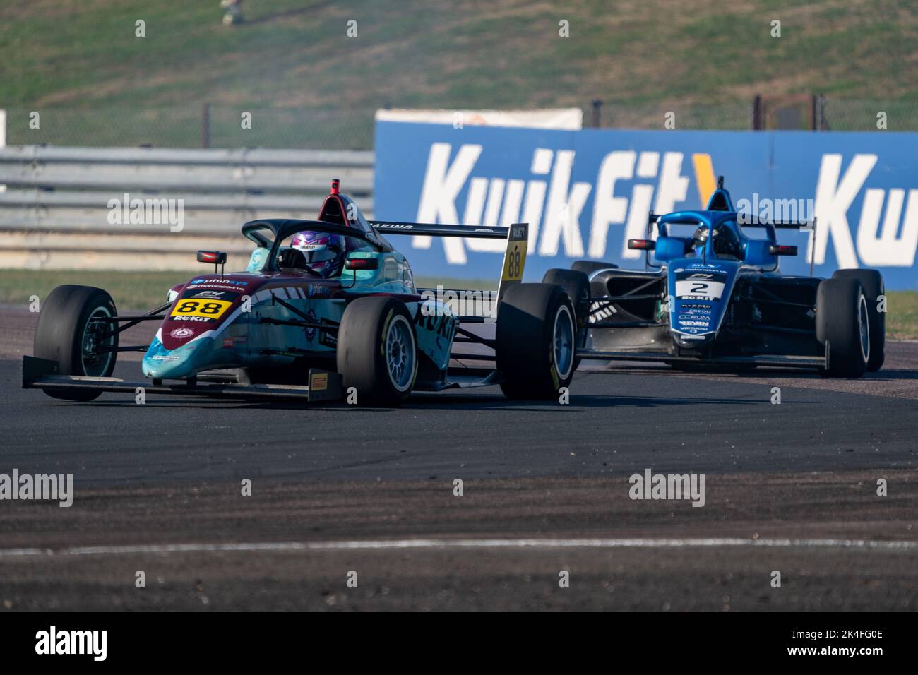 Adam Fitzgerald #88 Und Michael Shin #2 Thruxton Free Practice 1 2022 Stockfoto