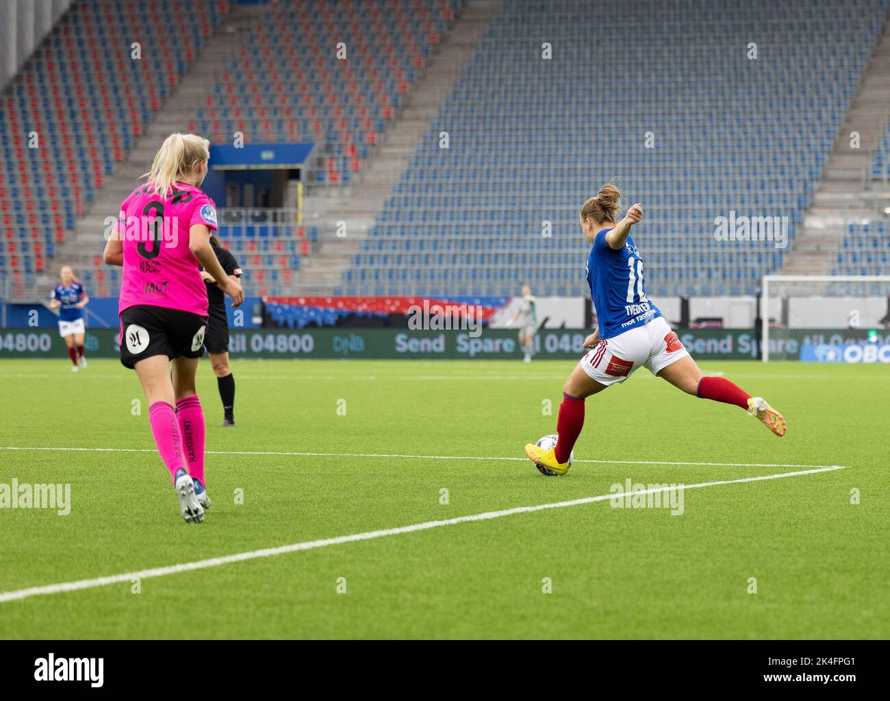 2. Oktober 2022, Oslo, Oslo, Norwegen: Oslo, Norwegen, 2. 2022. Oktober: Olaug Tvedten (10 Valerenga) schoss während des Playoff-Spiels in Toppserien zwischen Valerenga und Rosenborg in der Intility Arena in Oslo, Norwegen (Foto: © Ane Frosaker/Sport Press Photo via ZUMA Press) Stockfoto