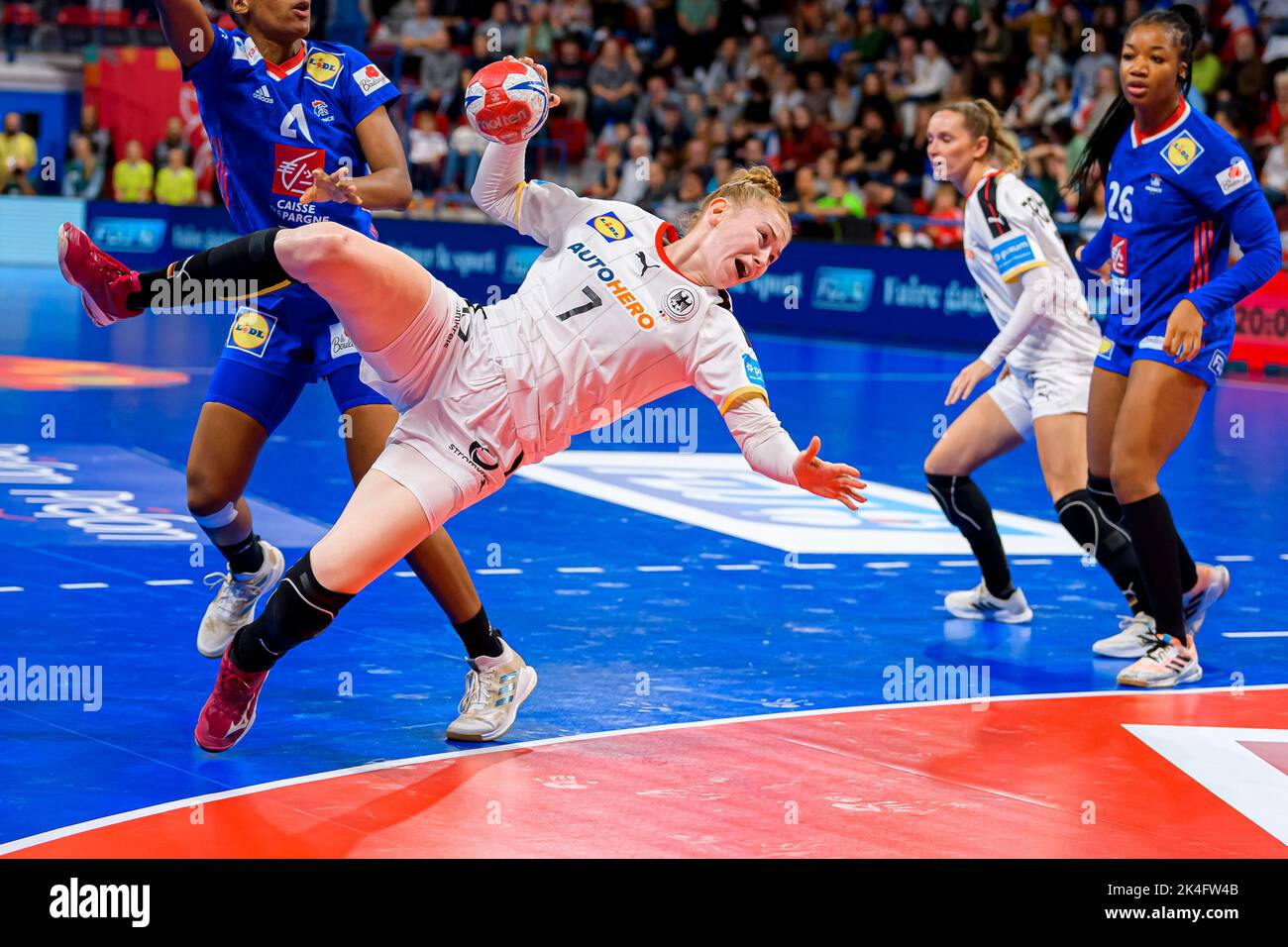 Nancy, Frankreich. 02. Oktober 2022. Handball, Frauen: Länderspiel Frankreich - Deutschland. Meike Schmelzer aus Deutschland im Einsatz. Quelle: Marco Wolf/dpa/Alamy Live News Stockfoto