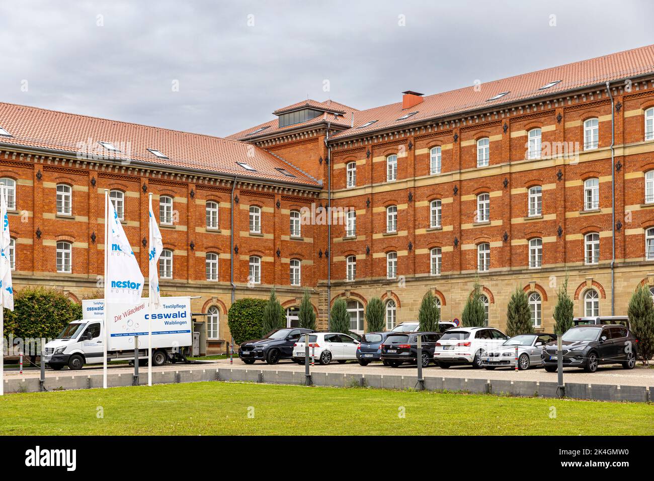 Das historische deutsche Barackgebäude wurde in ein Hotel umgewandelt Stockfoto