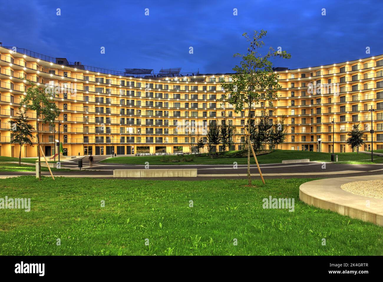 Das für die jungen Athleten der Olympischen Jugendspiele 2020 in Lausanne erbaute, 8-stöckige Gebäude ist umgangssprachlich als Vortex und c bekannt Stockfoto