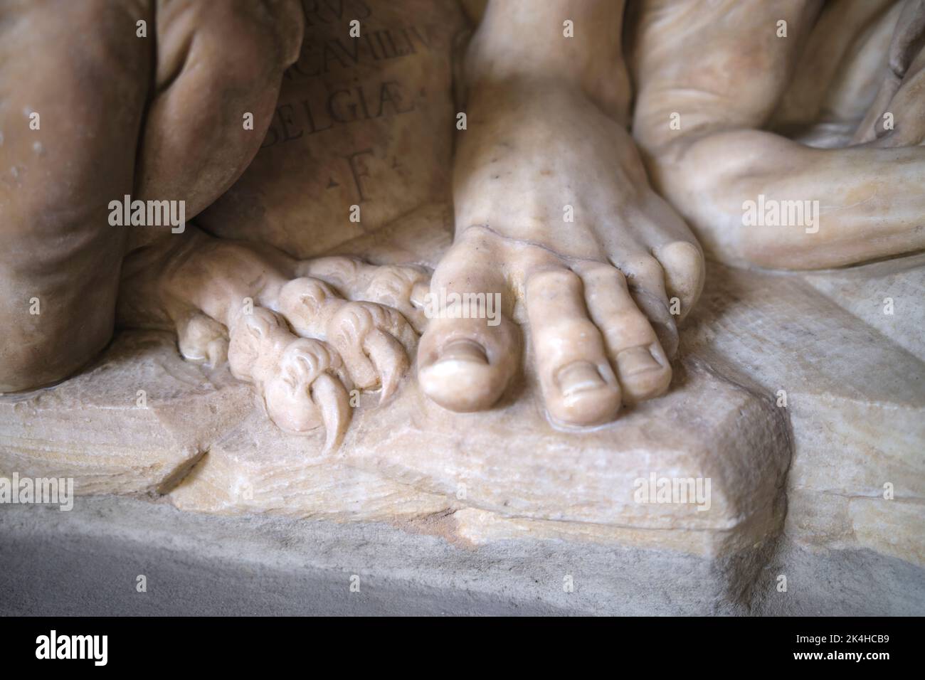 Marmorskulptur Fuß und Klaue Detail im Bargello Museum Florenz Italien Stockfoto