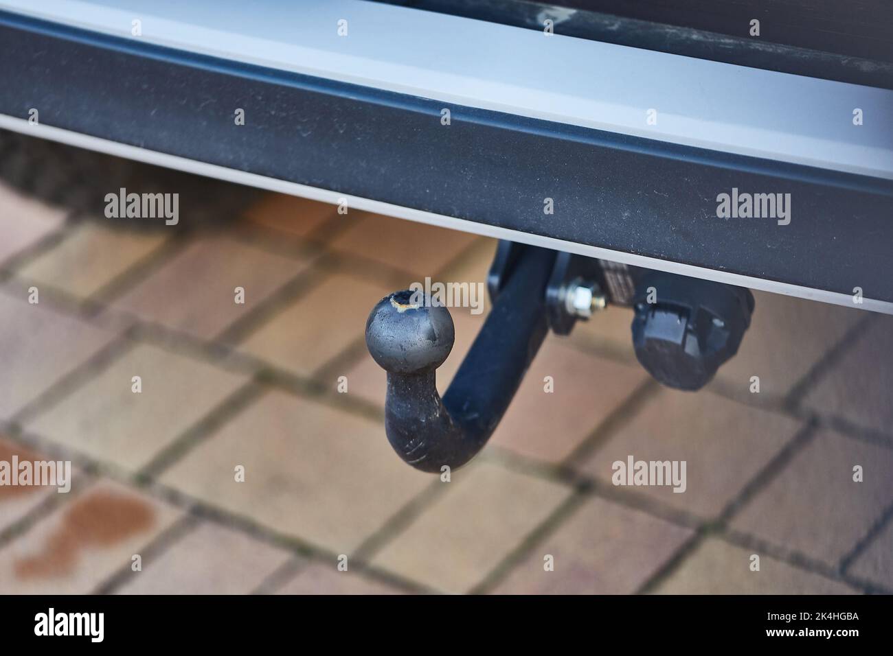 Anhängerkupplung auf ein Auto Stockfoto