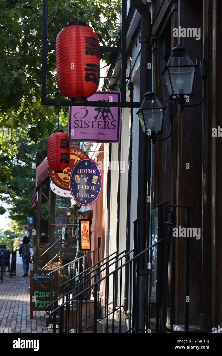 Das historische Altstadt-Einkaufsviertel an der King Street in Alexandria, Virginia. Stockfoto