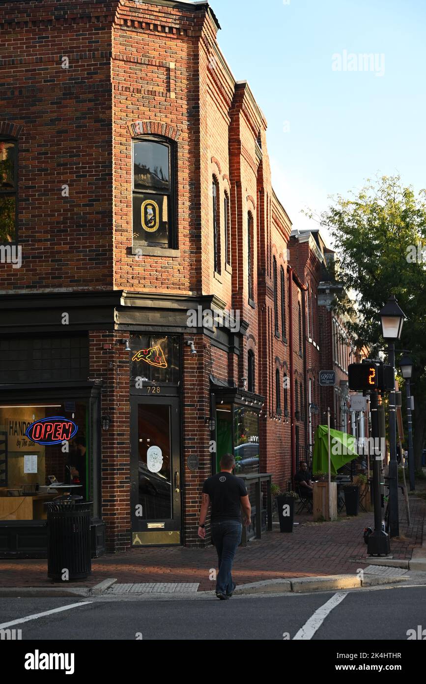 Das historische Altstadt-Einkaufsviertel an der King Street in Alexandria, Virginia. Stockfoto