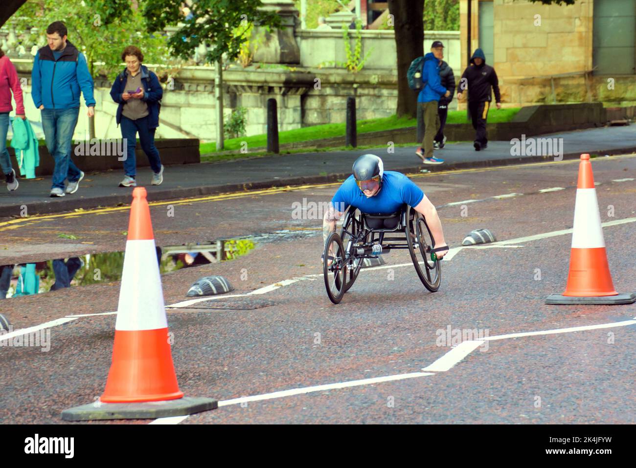 Great Scottish Run Rollstuhl Marathon Gewinner 2022 Glasgow, Schottland, Großbritannien Stockfoto