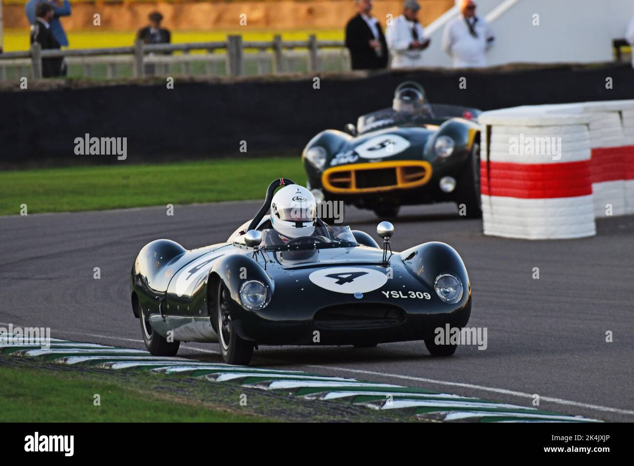 Freddie March Memorial Trophy, ein 60-minütiges Zweifahrer-Event für Sportwagen, das an die neun-Stunden-Rennen in Goodwood from1952 bis 1955, Goo, erinnert Stockfoto