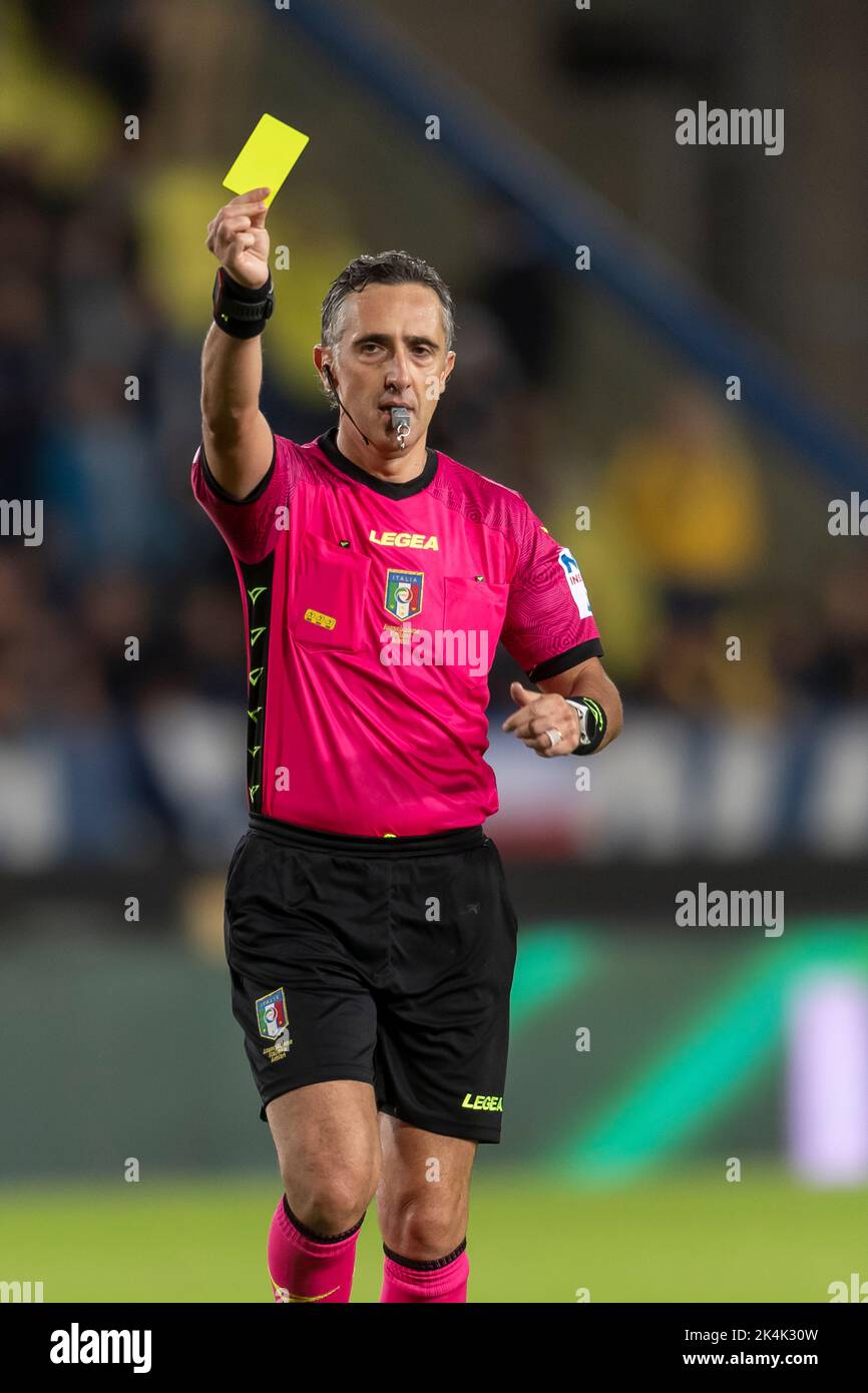 Gianluca Aureliano (Schiedsrichter) beim Spiel „Serie A“ zwischen Empoli 1-3 Mailand im Stadion Carlo Castellani am 1. Oktober 2022 in Empoli, Italien. Quelle: Maurizio Borsari/AFLO/Alamy Live News Stockfoto