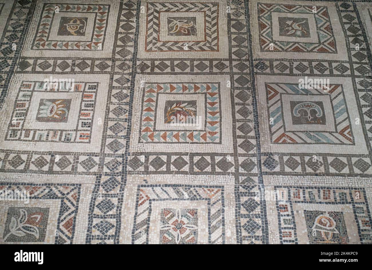 Rom, Centrale Montemartini Museum, römisches Kassettenmosaik aus Polychrome Stockfoto