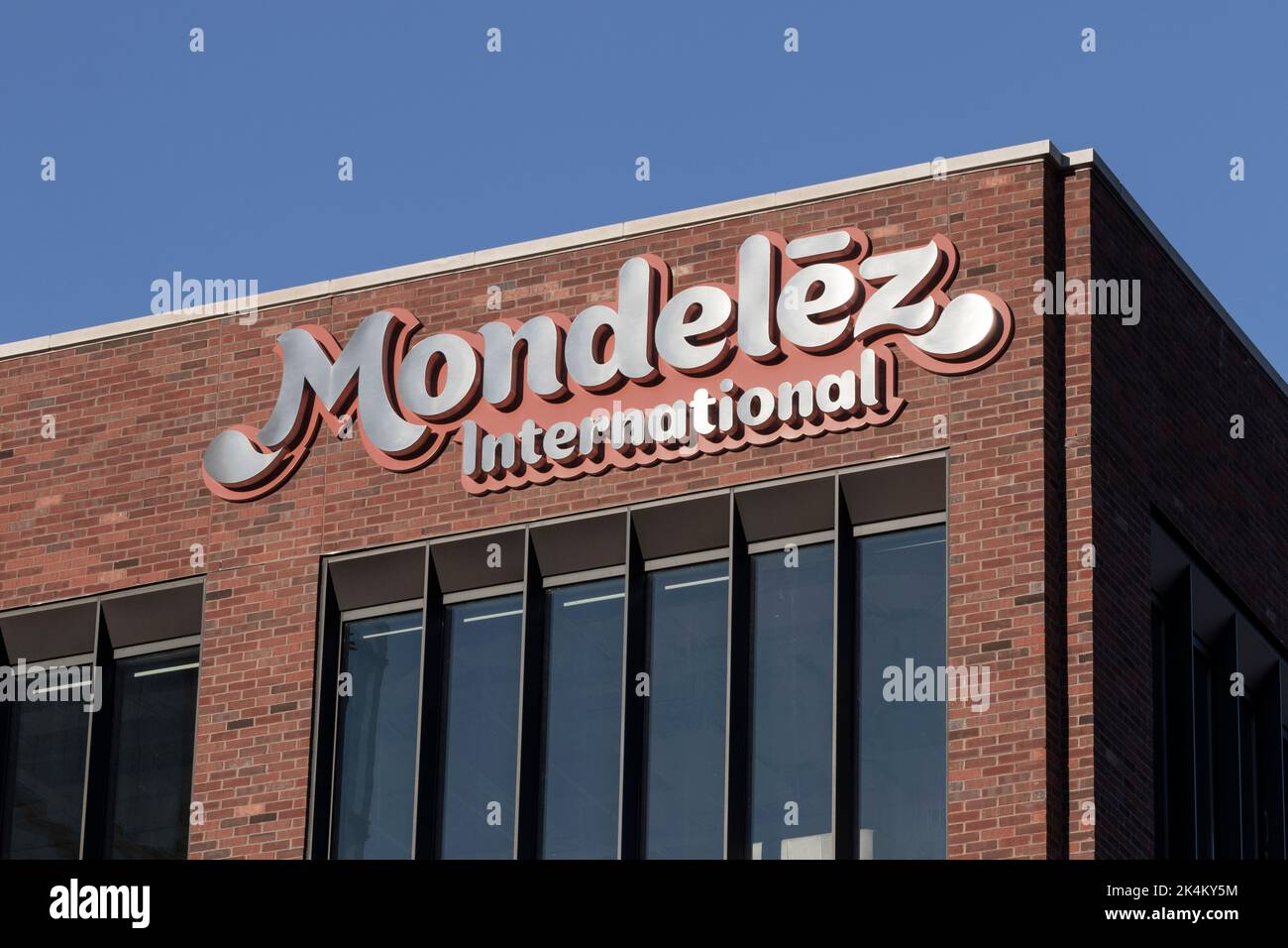 Chicago - Circa Oktober 2022: Mondelez International Headquarters. Mondelez ist das Snack-Spin-Off von Kraft Foods. Stockfoto