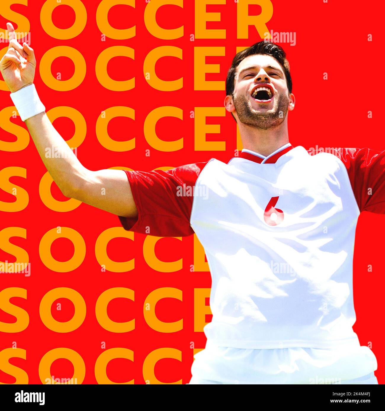 Quadratisches Bild von multiplizierter Fußball und glücklichem, erfolgreichen kaukasischen männlichen Spieler Stockfoto