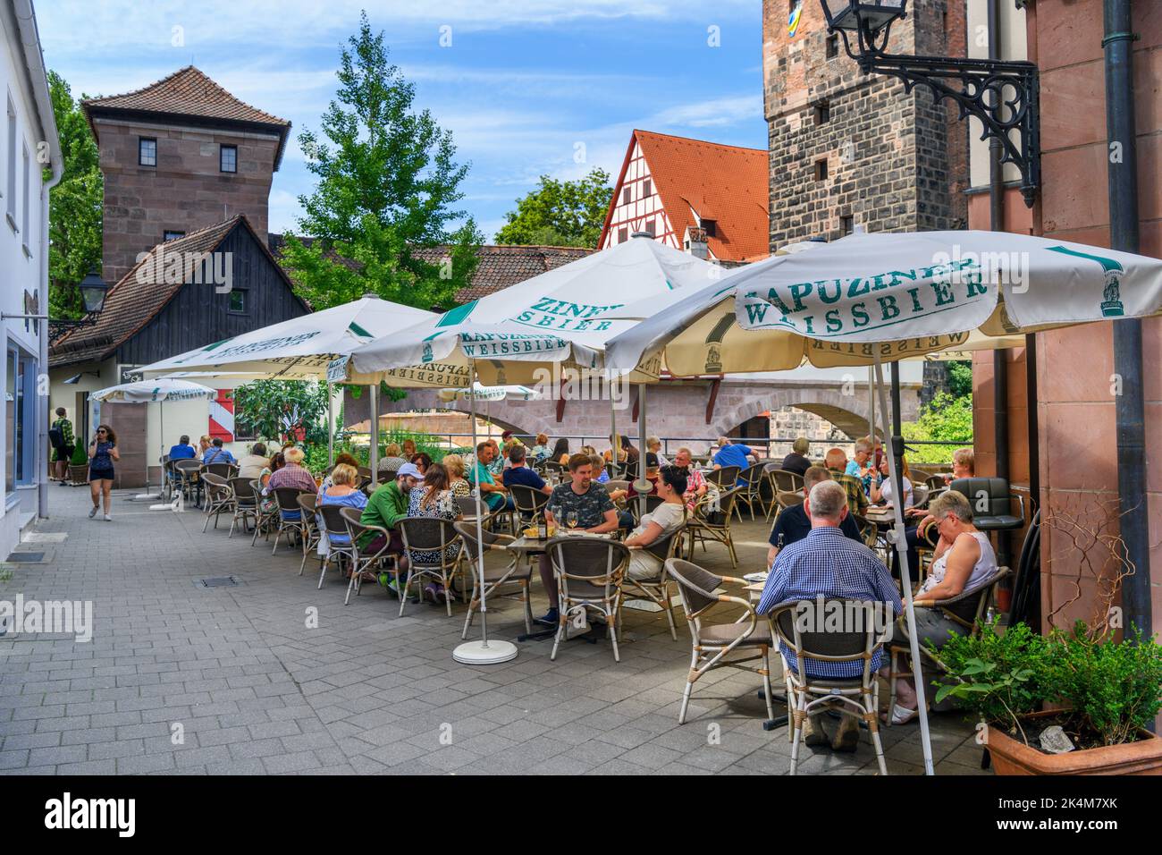 Café am Trödelmarkt in der Altstadt, Nürnberg, Bayern, Deutschland Stockfoto