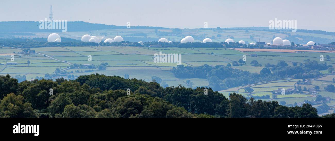 Riesige Kugeln am Horizont Stockfoto