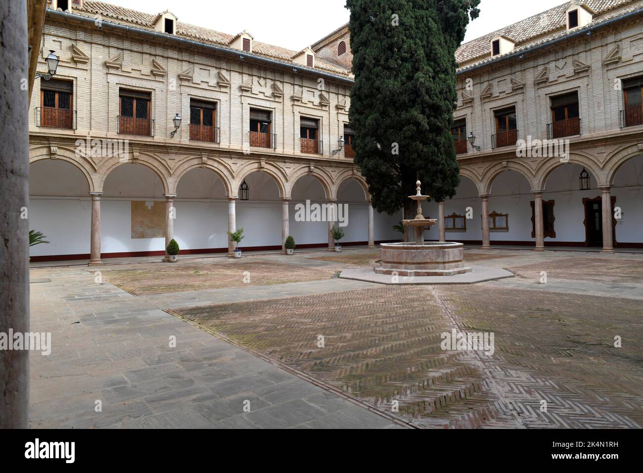 Antequera Rathaus Kreuzgang, ehemals Terceros Franciscanos Kloster (17. Jahrhundert). Málaga, Ansalusia, Spanien. Stockfoto