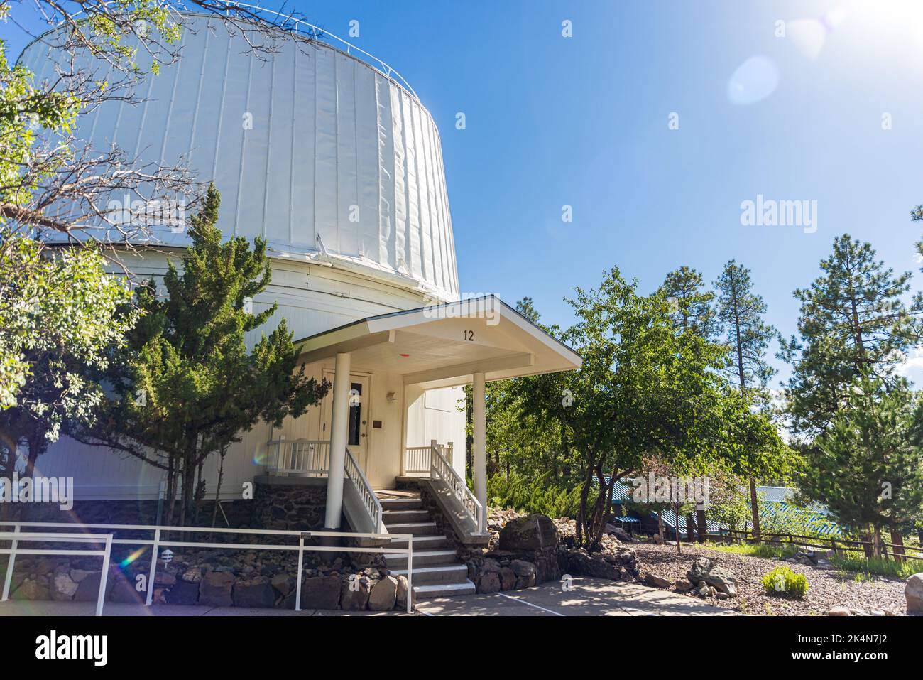 FLAGSTAFF, AZ - 1. SEPTEMBER 2022: Lowell Observatory, berühmtes Observatorium in Arizona, gegründet von Percival Lowell. Stockfoto