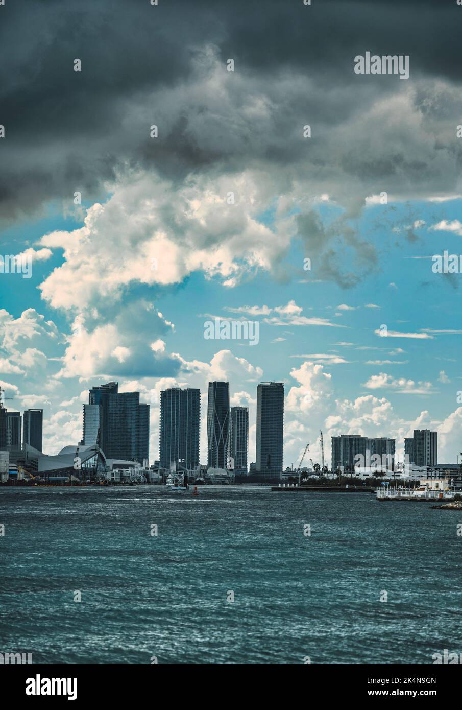 Skyline der Stadt miami usa wirbelsturm in florida Stockfoto