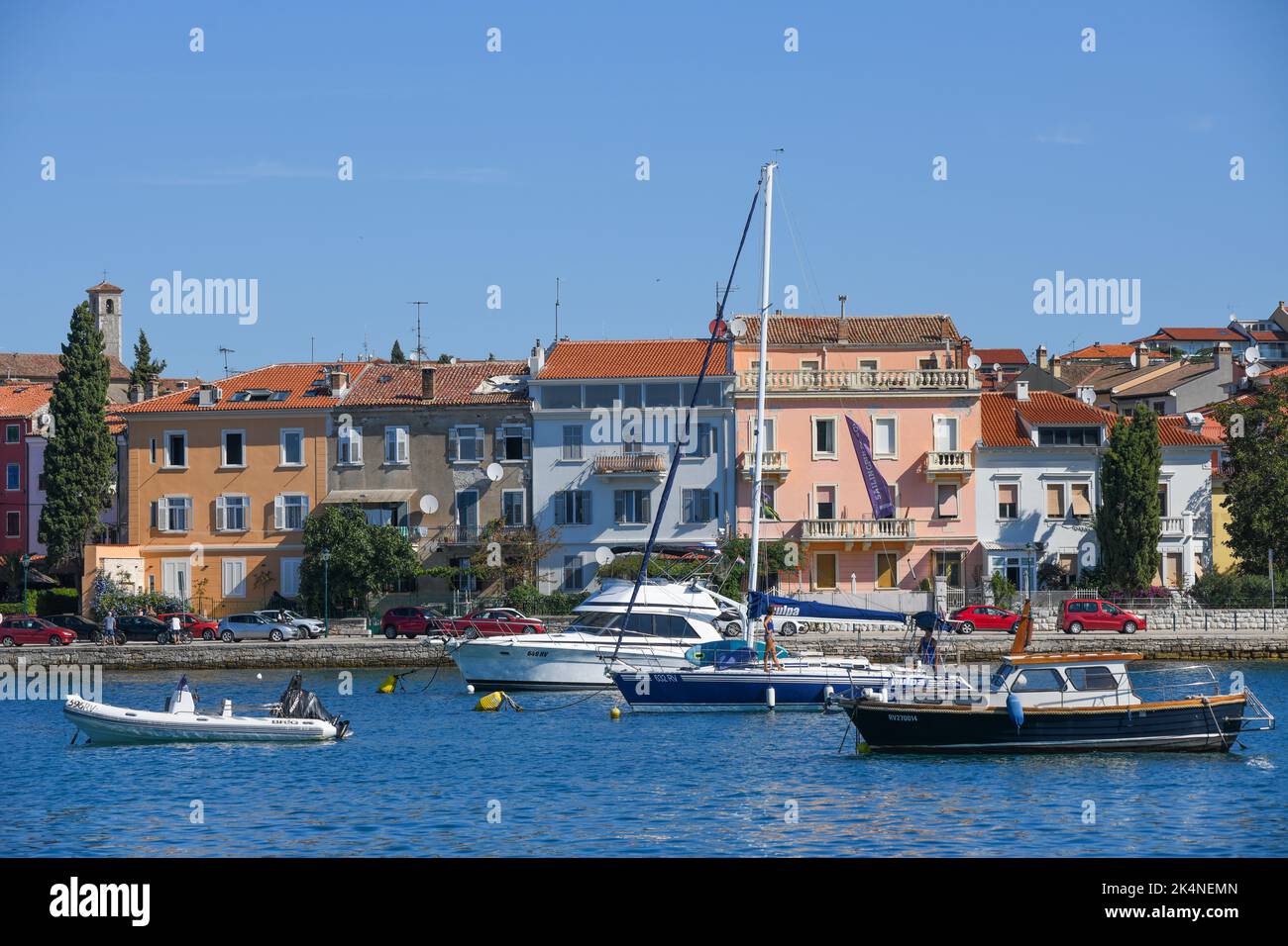 Rovinj: Blick auf den Hafen und die Altstadt von Obala Vladimira Nazora, Kroatien Stockfoto