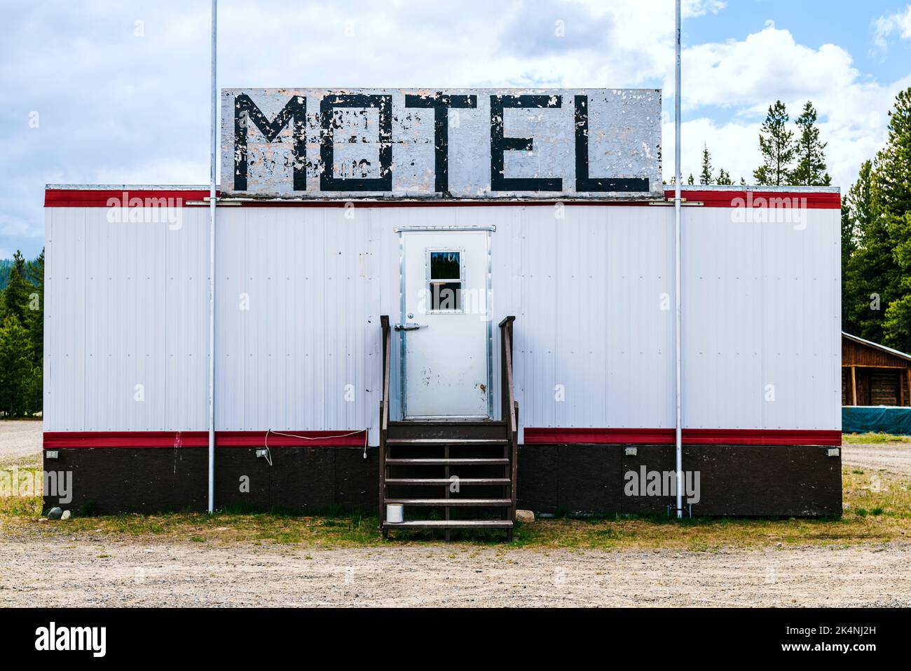 Geschlossenes modulares Motel am Alaska Highway Swift River; Yukon Territories; Kanada Stockfoto