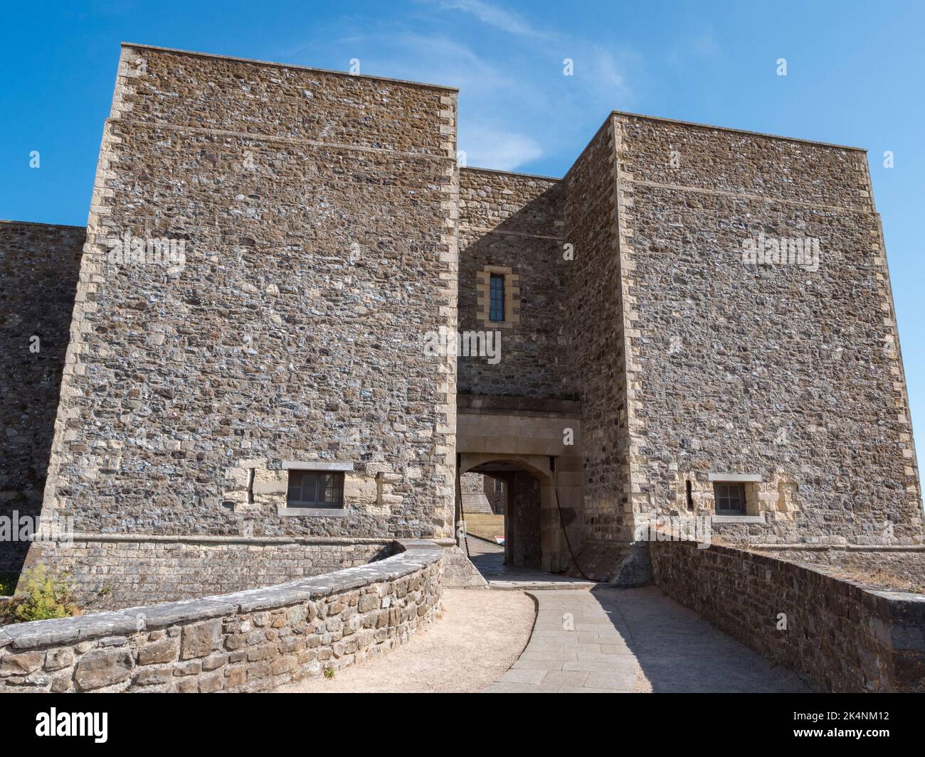 Der Eingang zum Königstor zum Inneren Bailey von Dover Castle, Kent, Großbritannien. Stockfoto